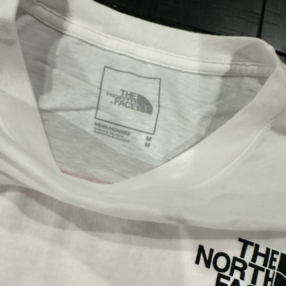 North face men’s long sleeve tshirt. Size medium. Red Box Logo on reverse - Picture 2 of 4